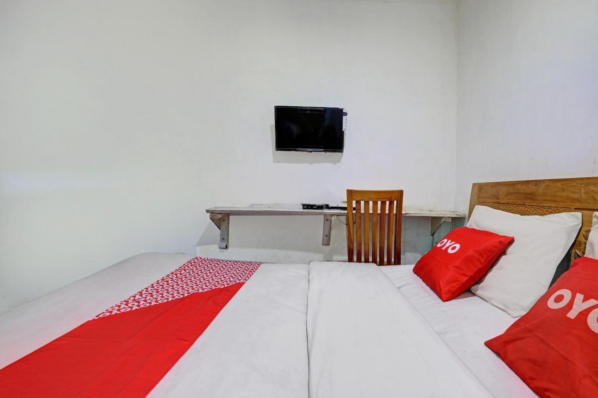 Oyo Life 92877 Hotel Rainbow 7296 Semarang Exterior foto